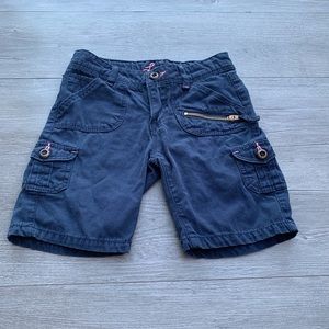 ⚡️Bundle 3 for $20 Levi’s girl shorts 4t